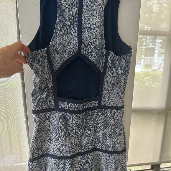 PARKER DRESS - Picture 2 of 5